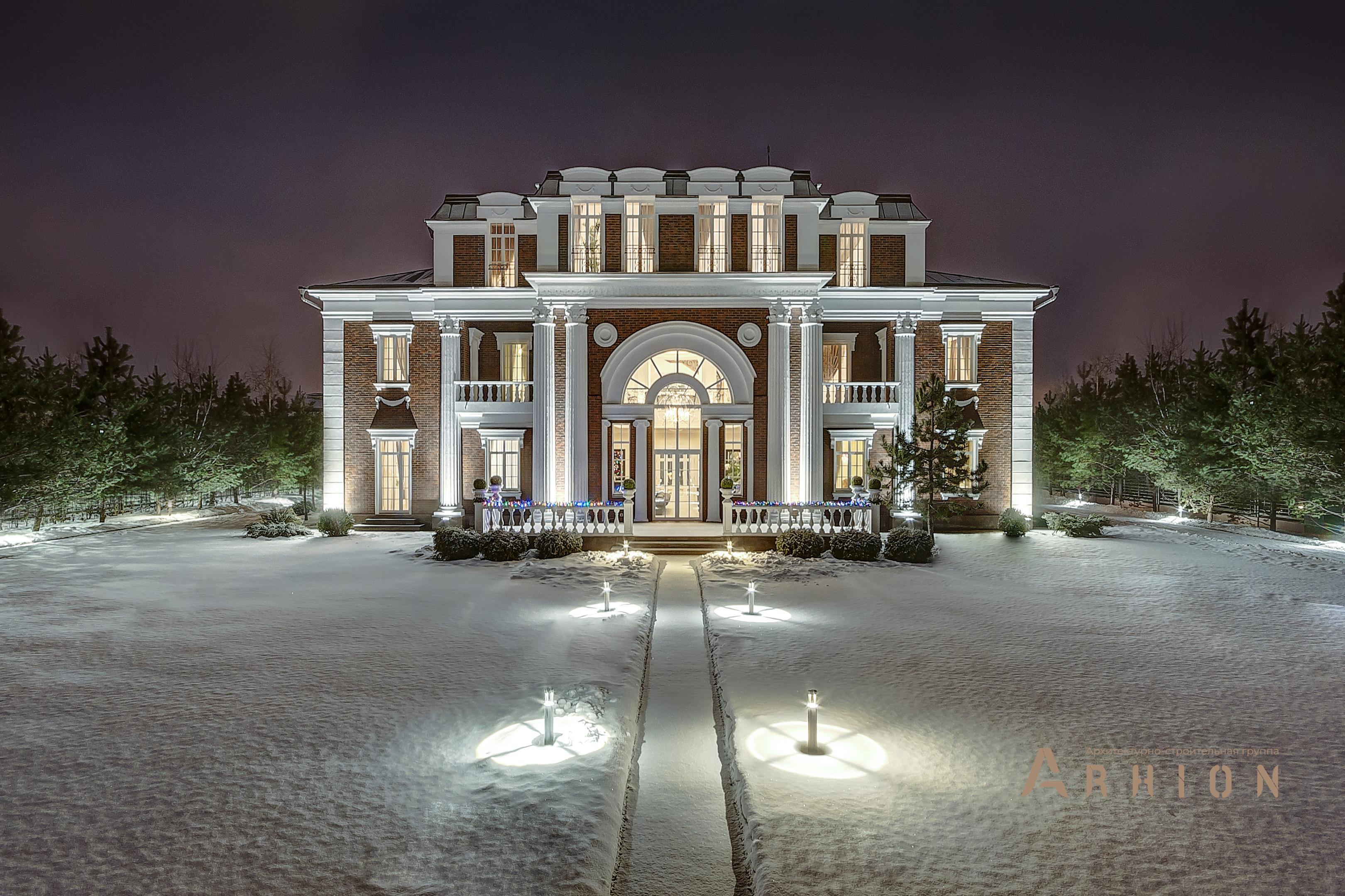 10. Проект трехэтажного дома в классическом стиле с многоскатной кровлей, gk-01, площадью - 1200 кв c сауной, терассой, эркером, вторым светом